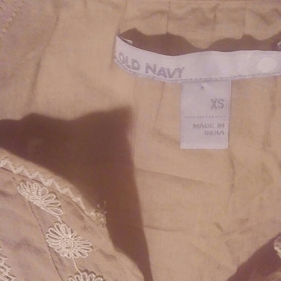 Old Navy (xs)Tan Blouse - Picture 2 of 3